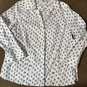 Croft & Barrow Cream and Blue Floral Shirt